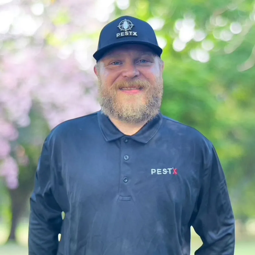 Blake McCool, Pest Control Technician in Winfield, Alabama.